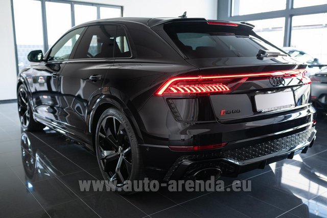 Rental Audi RS Q8 in Italy