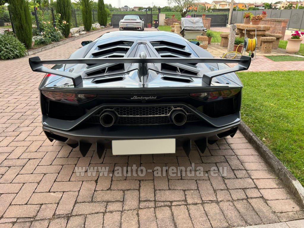 Аренда автомобиля Ламборгини Aventador SVJ в Европе