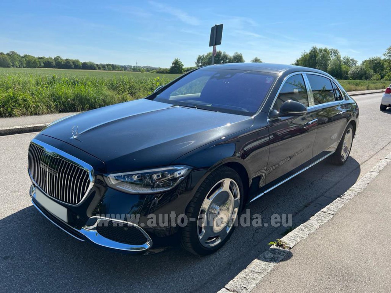 Аренда автомобиля Maybach Майбах S 500 L 4Matic V8 во Франции