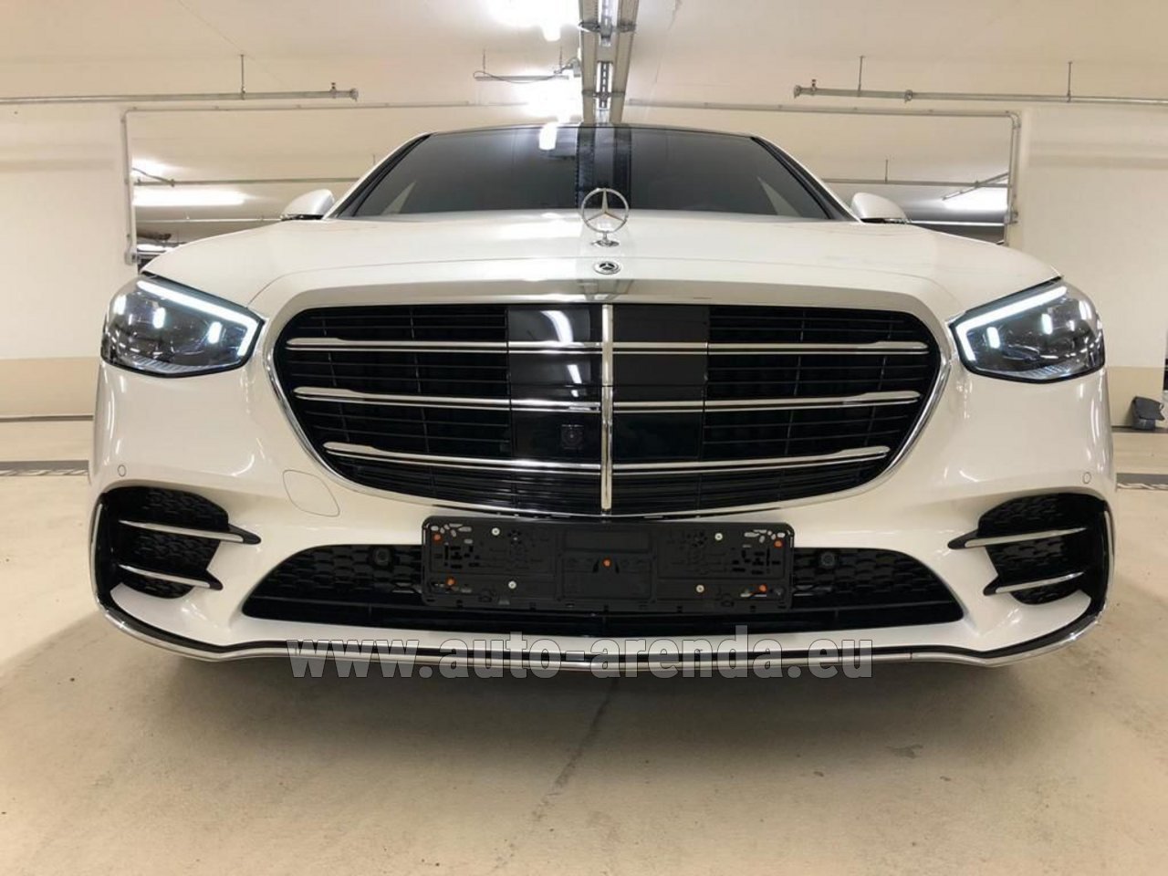 Аренда автомобиля Мерседес-Бенц S-Class S 500 Long 4MATIC AMG equipment  W223 (5 мест) в Монако