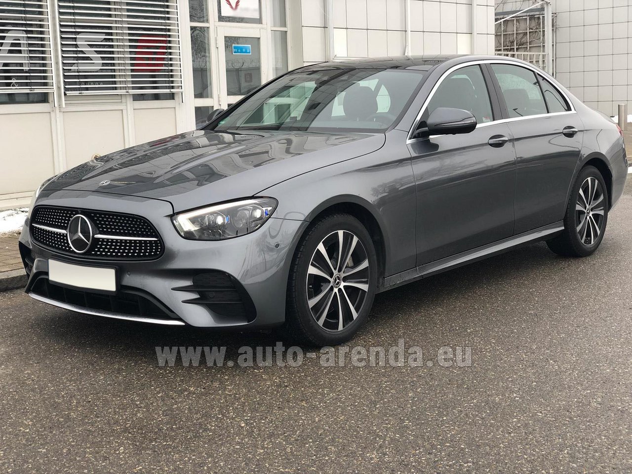 Аренда автомобиля Мерседес-Бенц E400d 4MATIC AMG комплектация в Германии