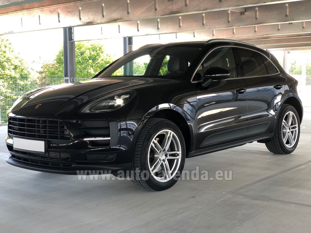 Аренда автомобиля Порше Macan 2.0 в Монако