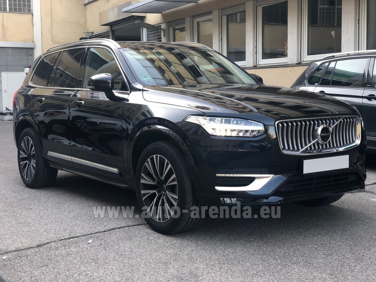 Аренда автомобиля Volvo XC90 B5 AWD 7 мест в Европе